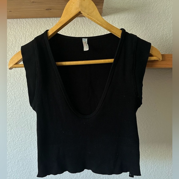 FP Movement by Free People Tops - Free People Movement Scoop Neck Ribbed Crop Cap Sleeved Black XS